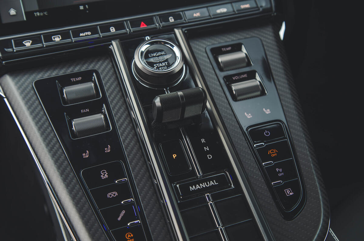 Aston Martin Vantage RT 2024 review console deat 0196